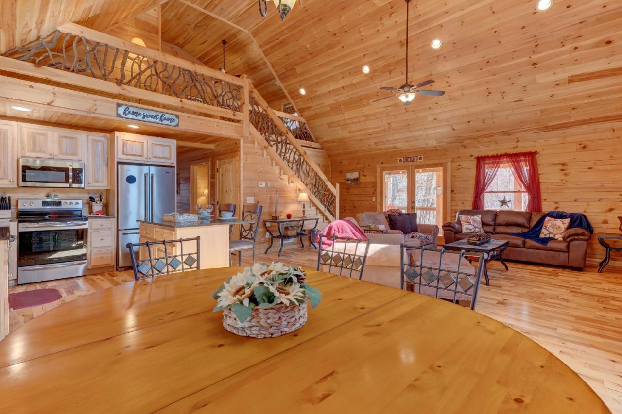 Hot-Tub 6 Seater, Fire-Pit, Master King Bed, Wineries, Pickleball, Resort Amenities Ellijay Exterior foto